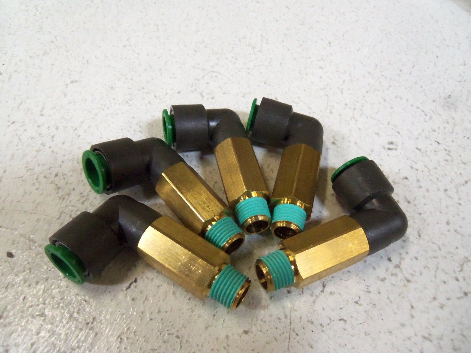 LOT OF 5 SMC FITTING  KRW12-02S NSNP