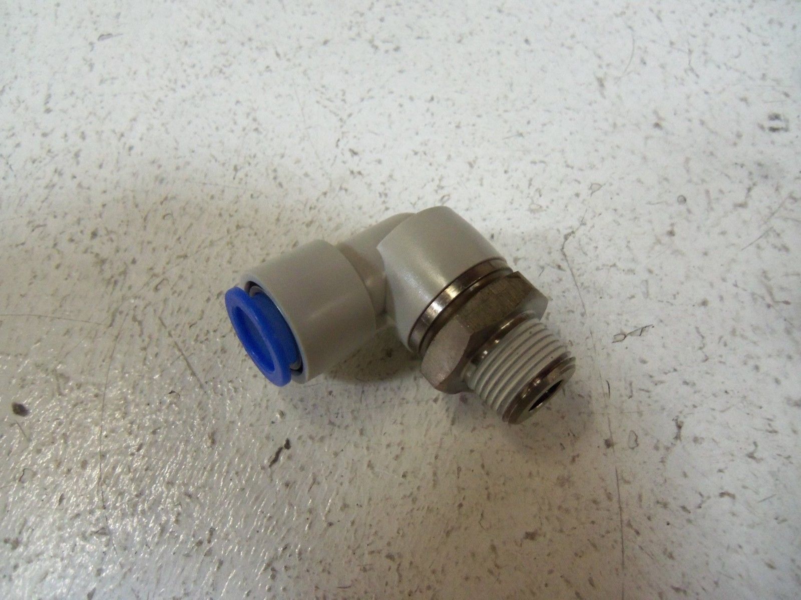 LOT OF 5 SMC FITTING KSL12-03S NSNP