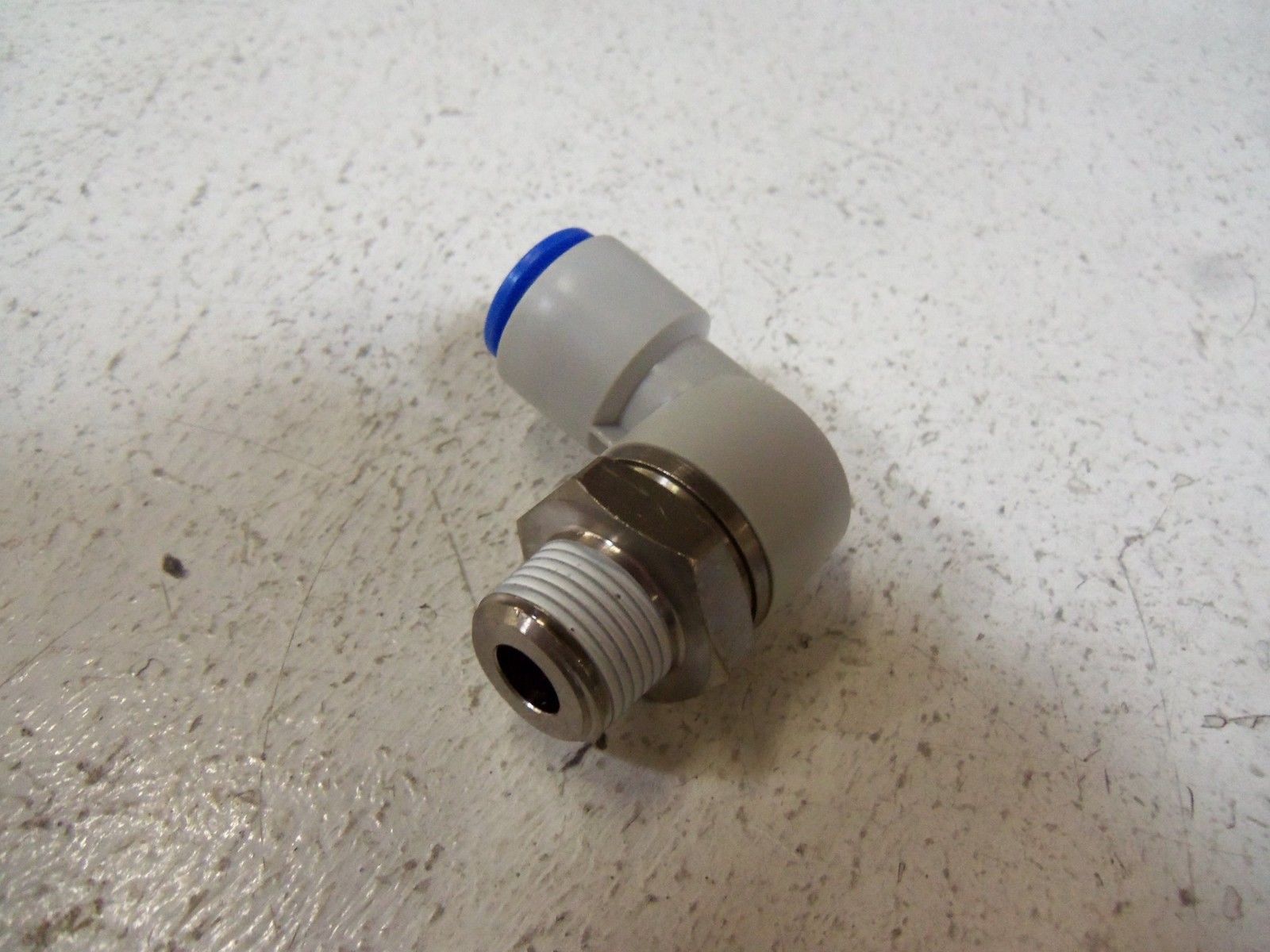 LOT OF 5 SMC FITTING KSL12-03S NSNP