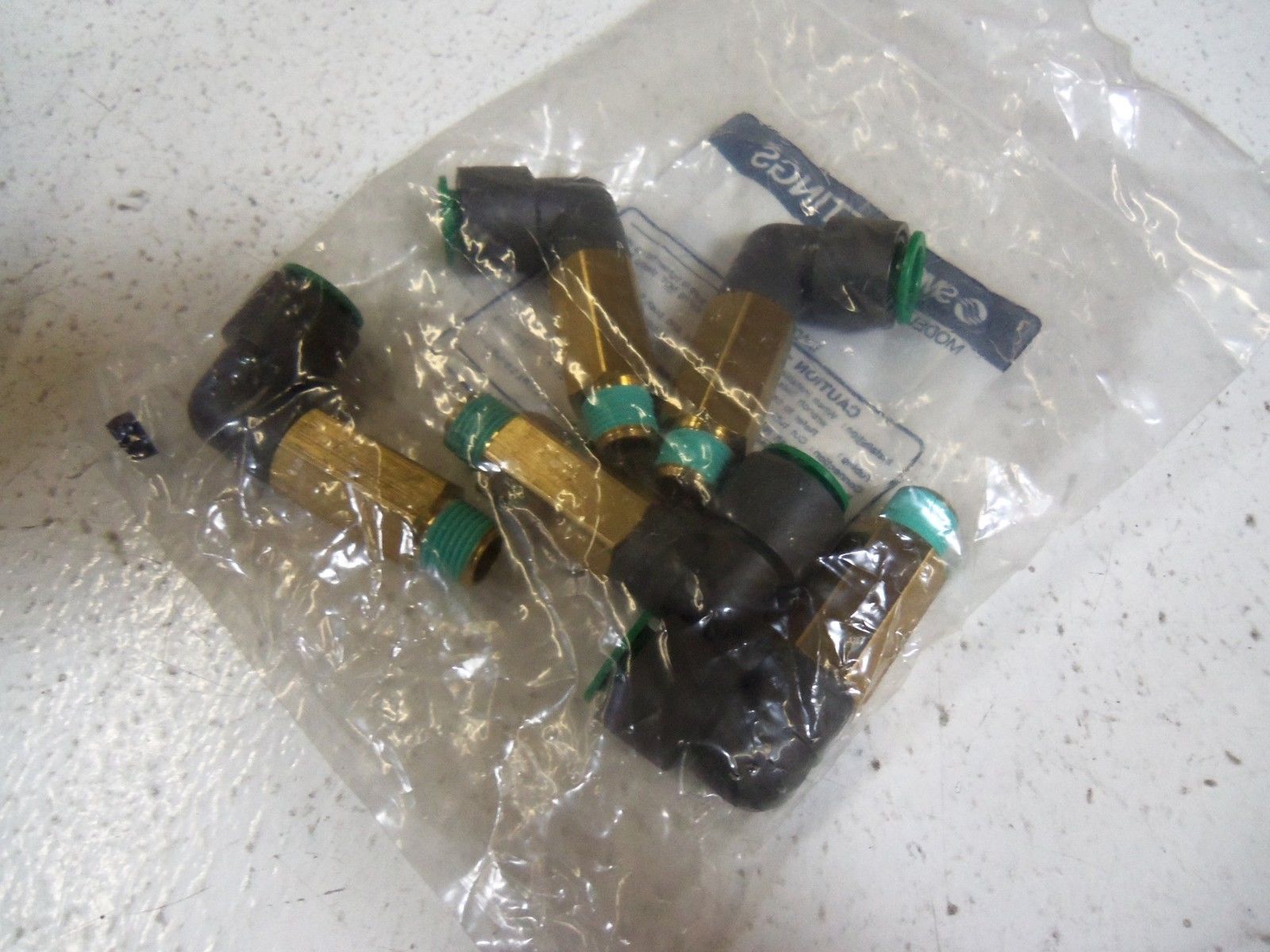 LOT OF 5  SMC FITTINGS KRW12-02S NSMP