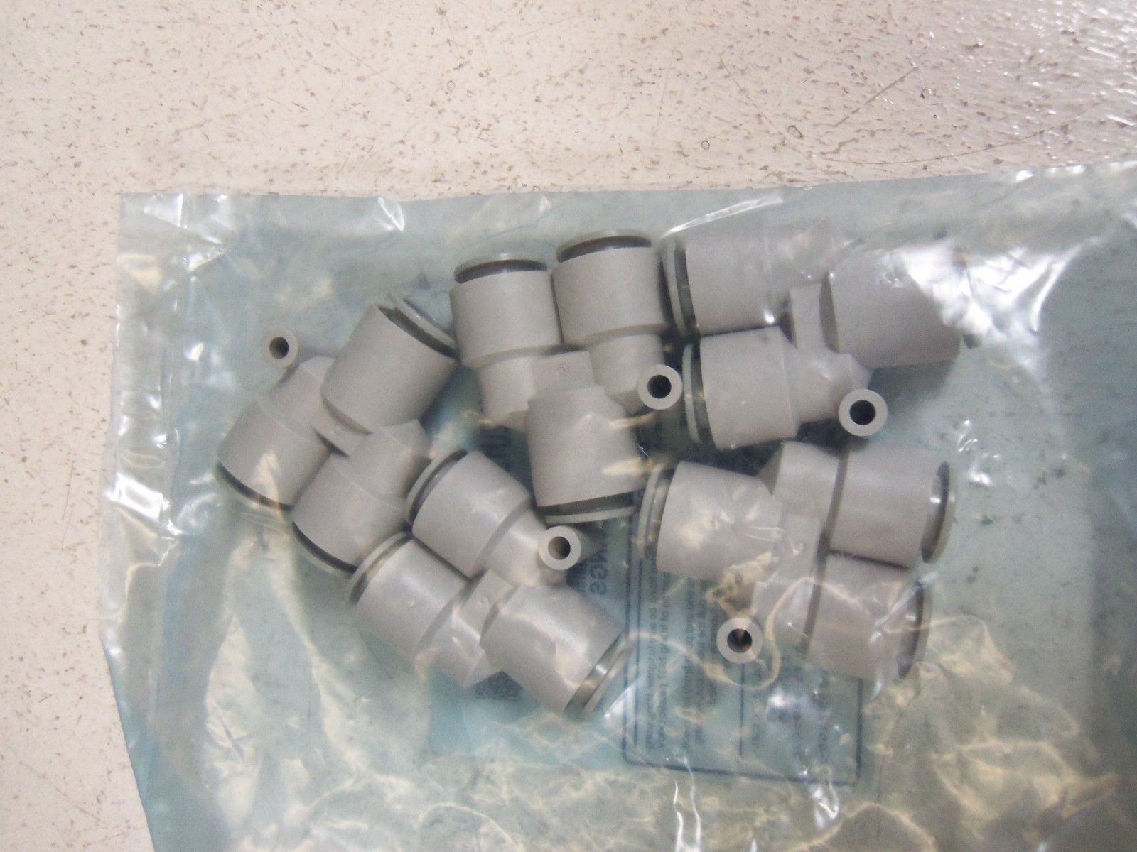 LOT OF 5 SMC FITTINGS KQ2U12-00 NSMP