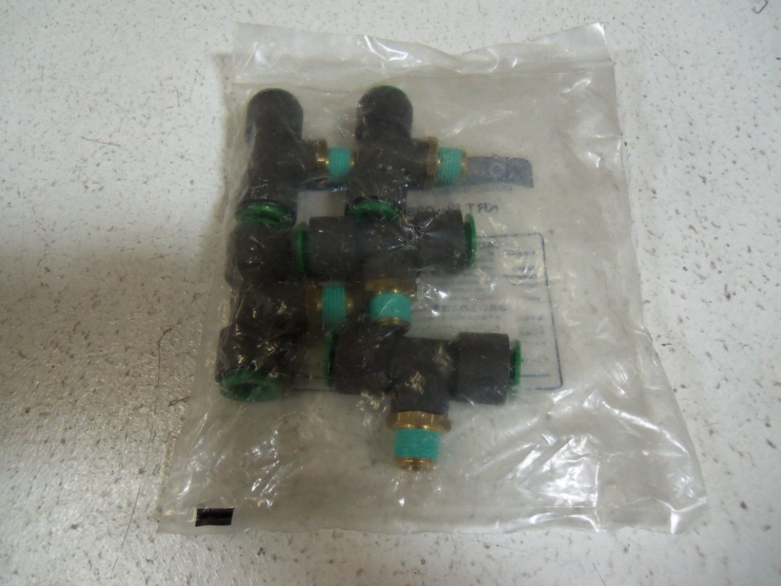 LOT OF 5  SMC FITTINGS KRT12-02S NSMP