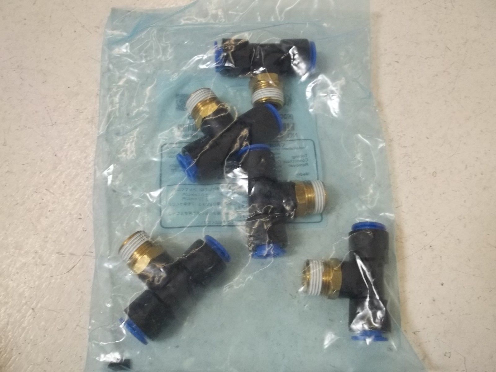 LOT OF 5 SMC KQT10-03S FITTINGS NSMP