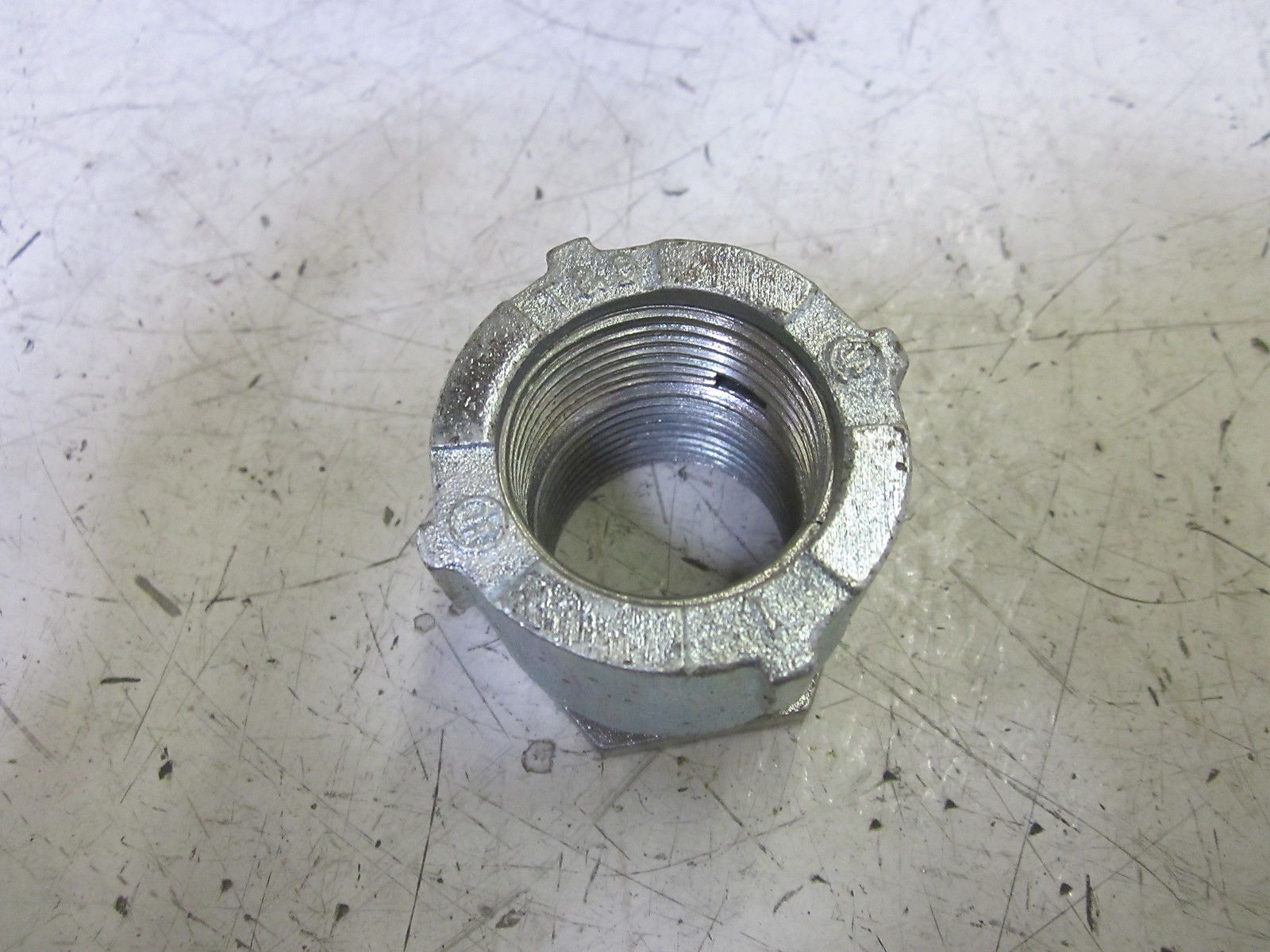 LOT OF 5 THOMAS & BETTS  677 1" ERICKSON(R) COUPLING NSMP