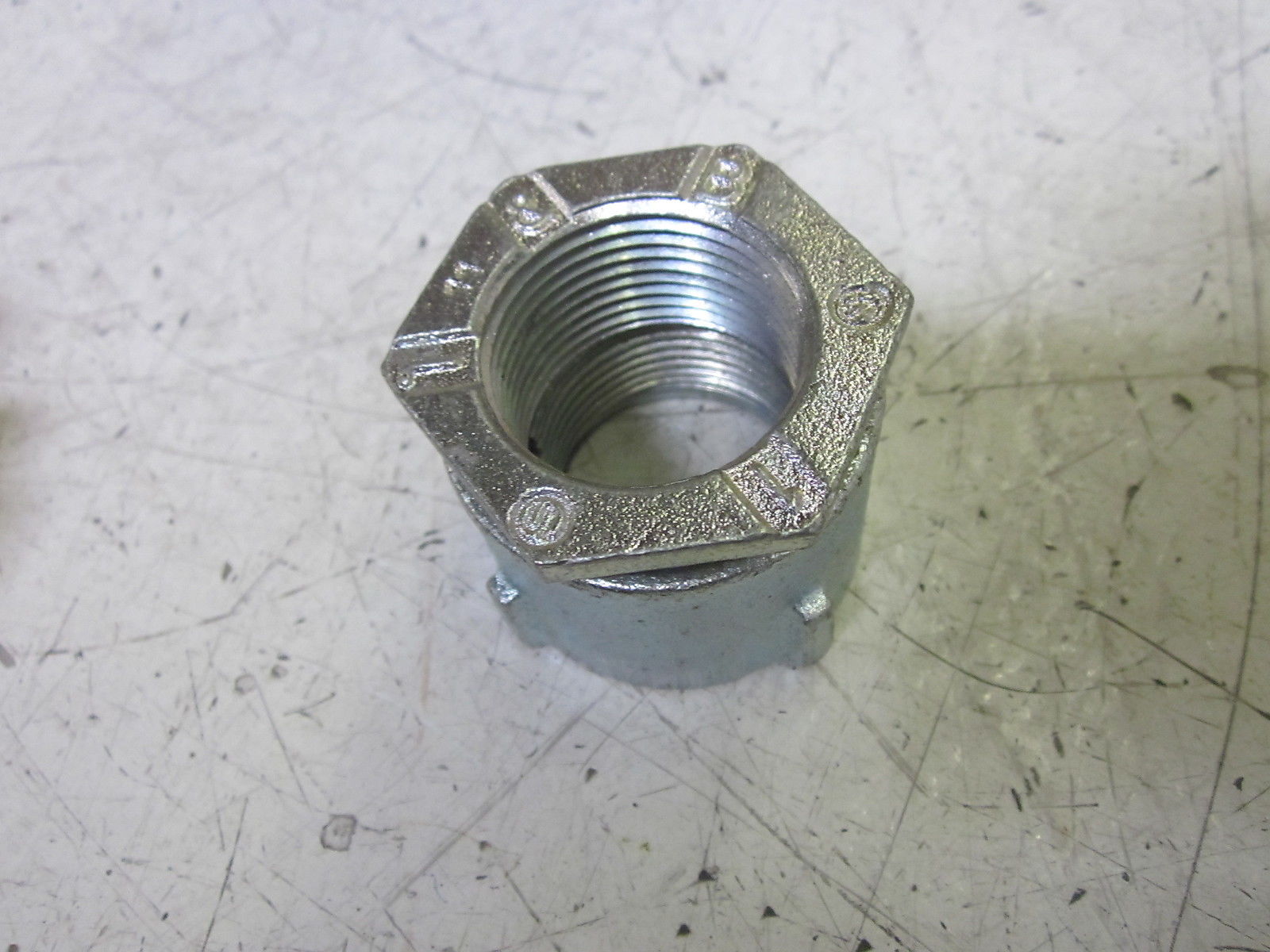 LOT OF 5 THOMAS & BETTS  677 1" ERICKSON(R) COUPLING NSMP