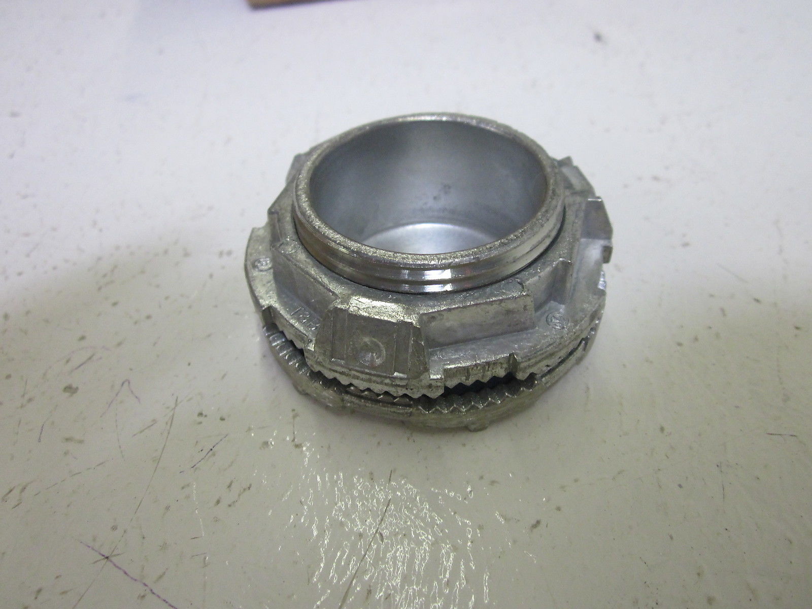 LOT OF 5 THOMAS & BETTS FITTINGS H125CAP 1-1/4" CAP OFFS NSMP