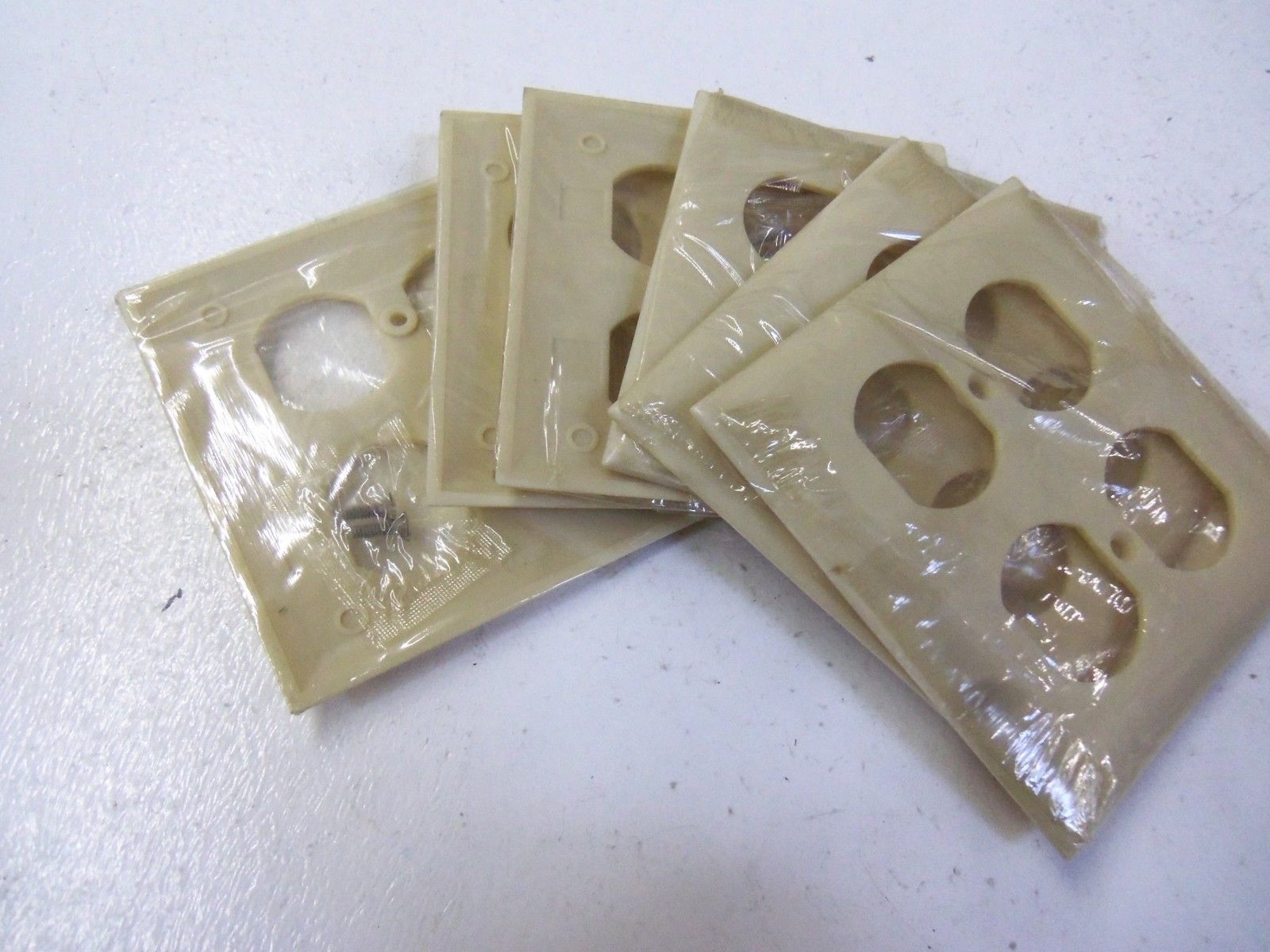 LOT OF 6 BRYANT 72102NSMP