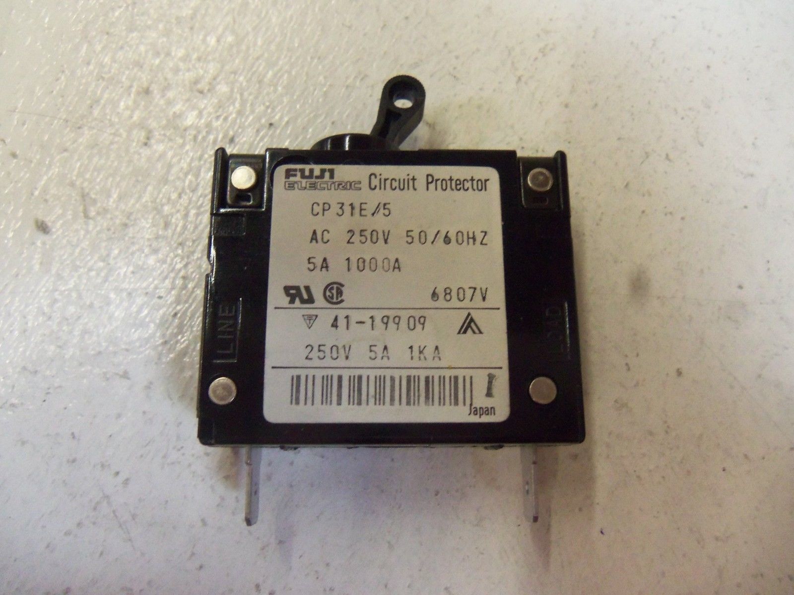 LOT OF 6 FUJI ELECTRIC CIRCUIT PROTECTOR CP-31E/3 *NEW IN BOX*