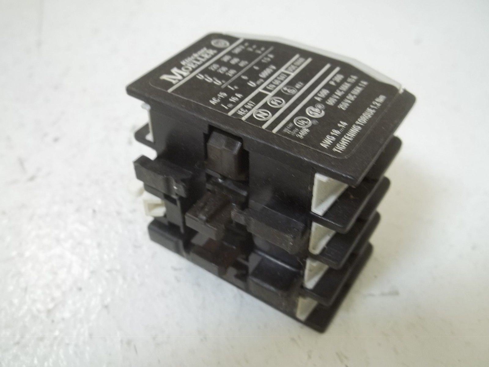 LOT OF 6 MOELLER 04DIL MINIATURE CONTACTOR UNMP