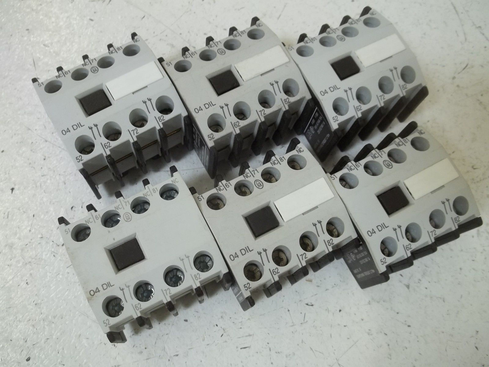 LOT OF 6 MOELLER 04DIL MINIATURE CONTACTOR UNMP
