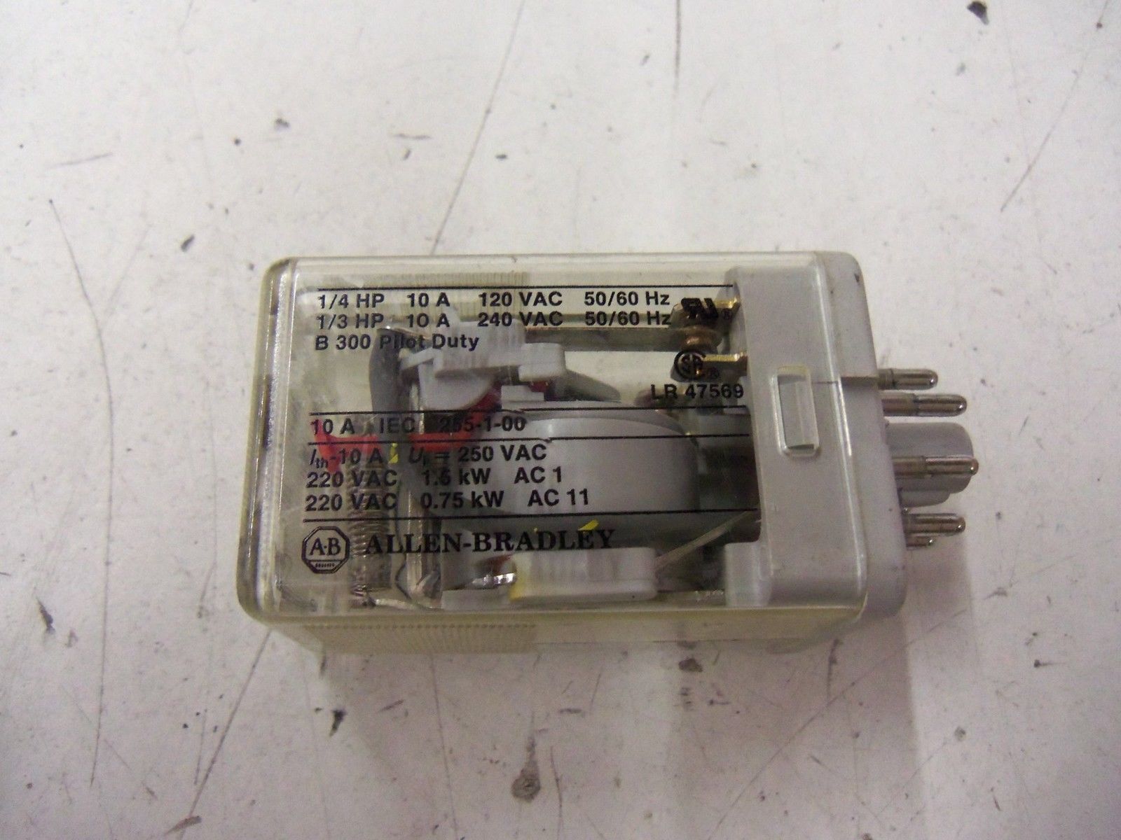 ALLEN BRADLEY 700-HA32Z24 SER. A RELAY 24VDC  UNMP