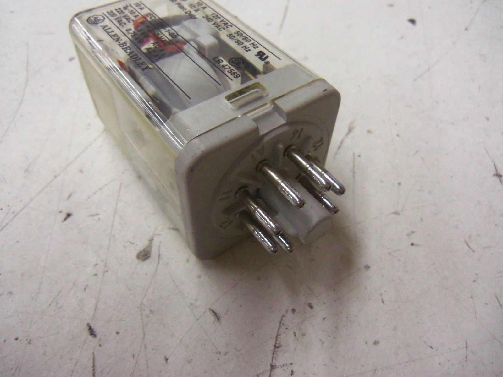 ALLEN BRADLEY 700-HA32Z24 SER. A RELAY 24VDC  UNMP