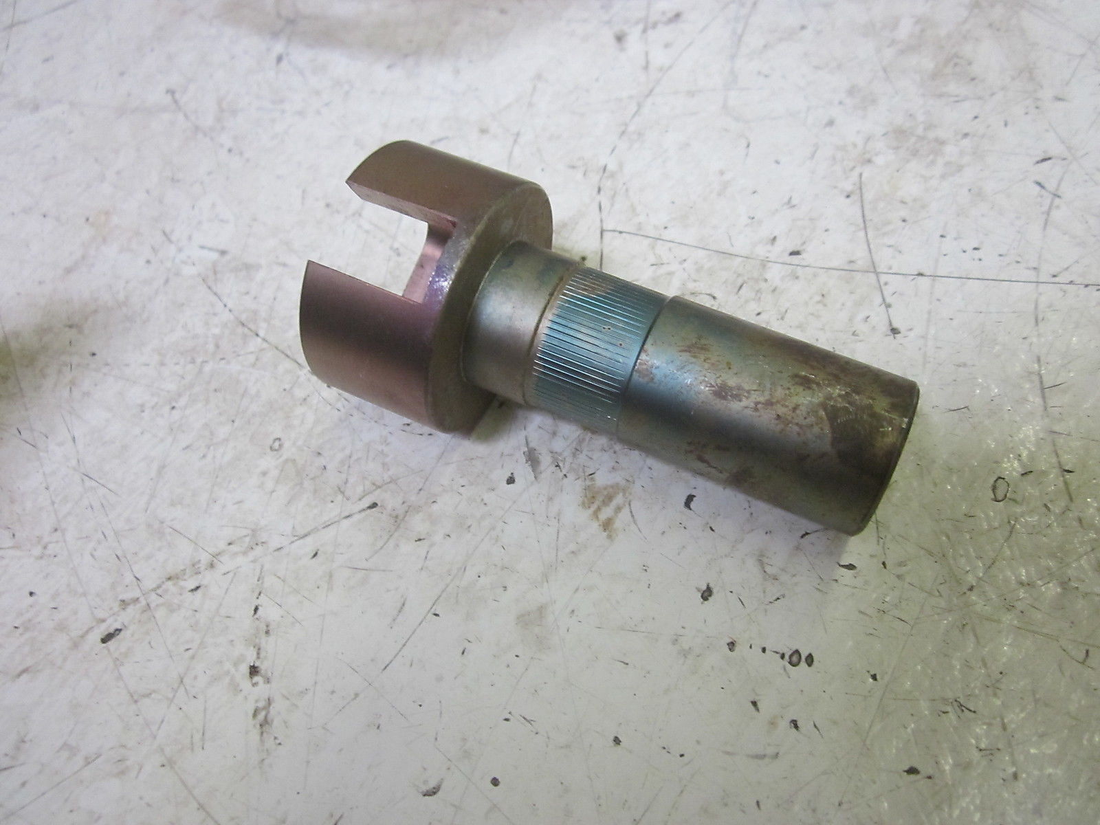 LOT OF 7 MFG-1227 HUB, TIMING SCREW SQUARE DRIVE UNMP