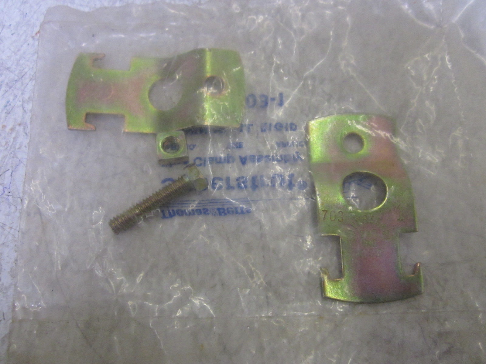 LOT OF 7 THOMAS & BETTS 703-1 PIPE CLAMP ASSEMBLY NSMP