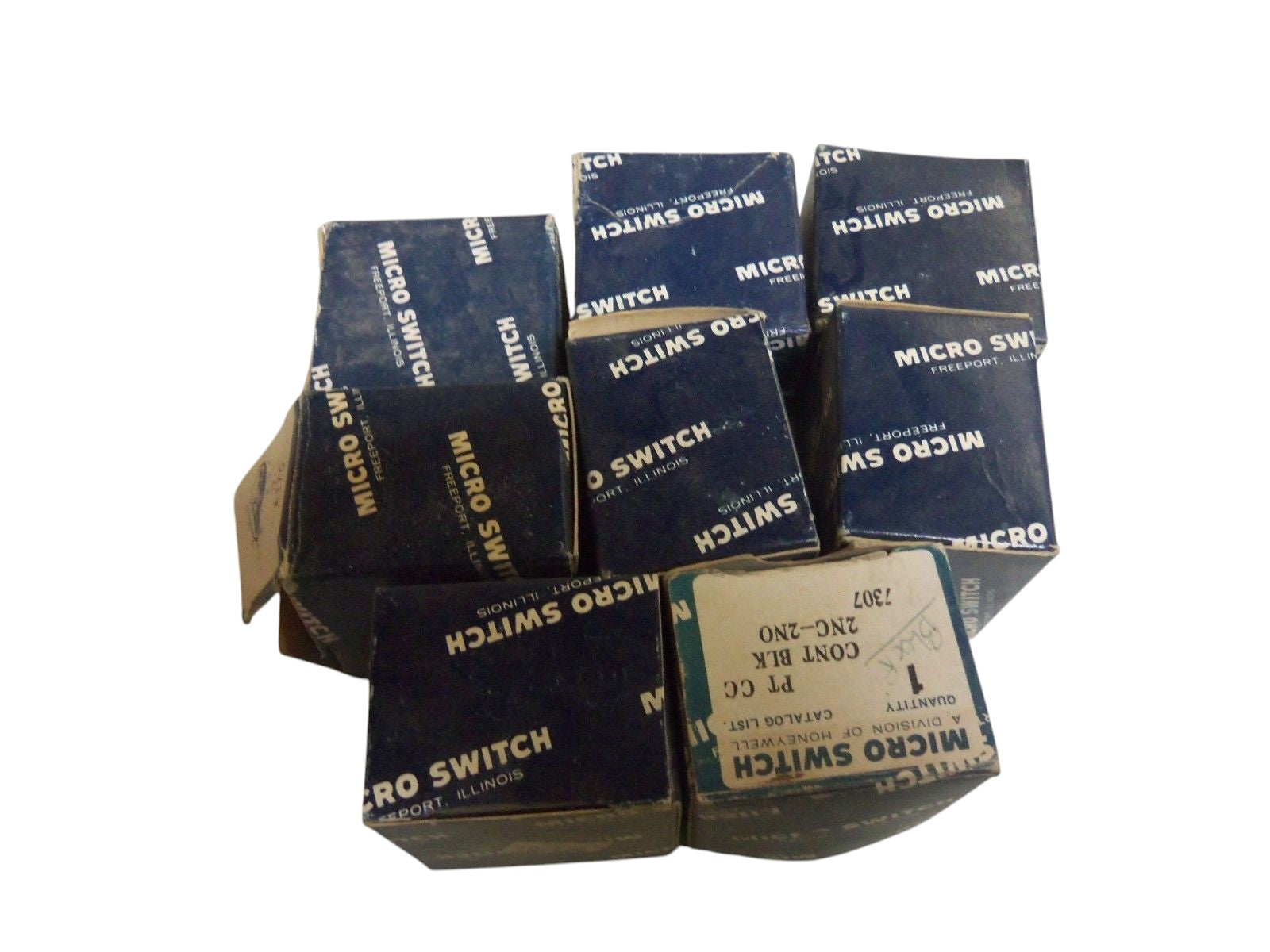 LOT OF 8 2NC-2NO  NSMP