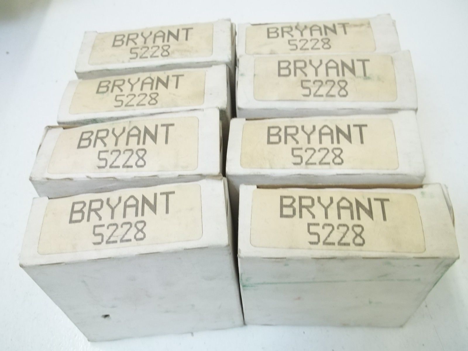 BRYANT 5228 (PKG OF 8) NSMP