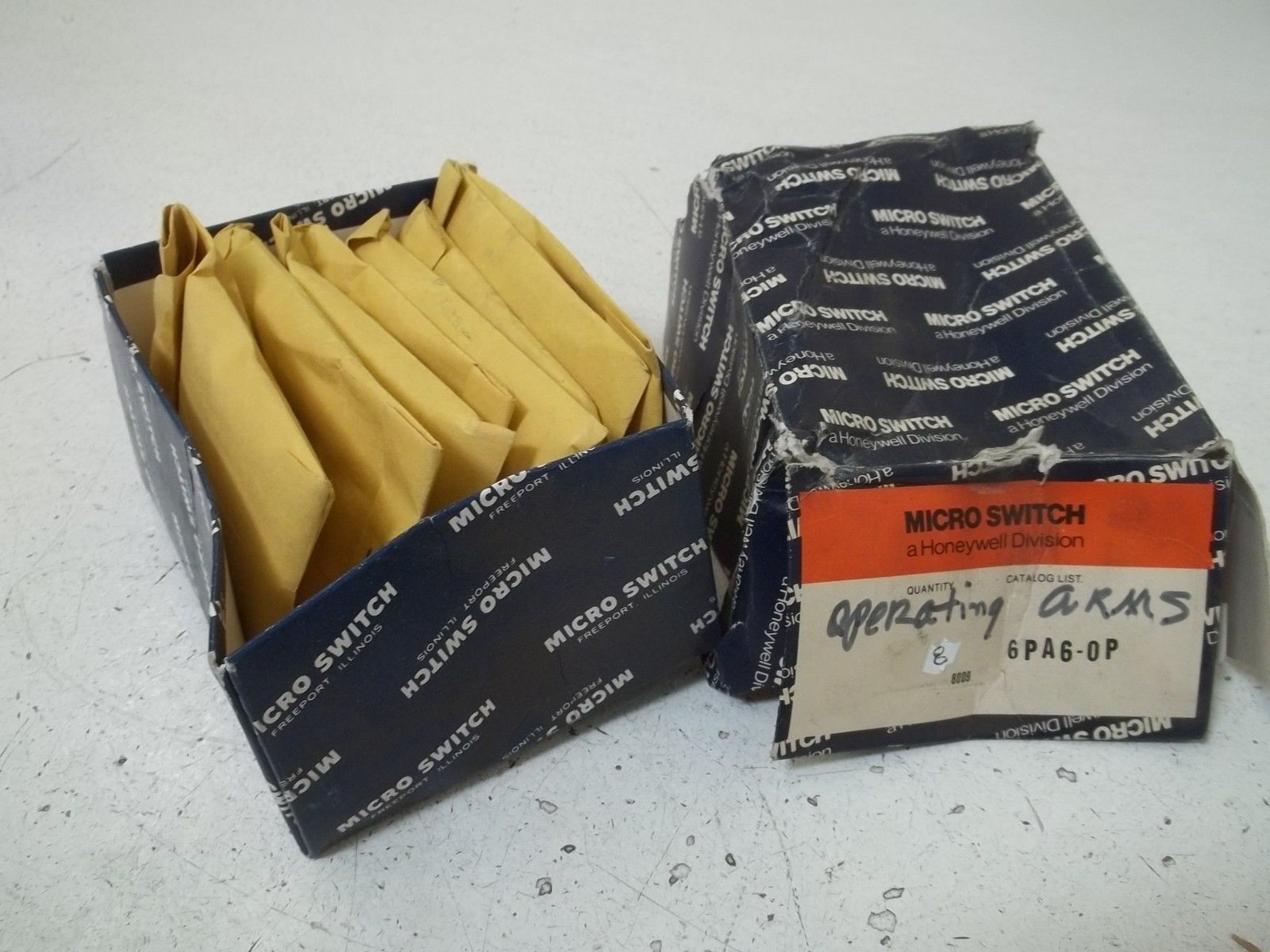 LOT OF 8 MICROSWITCH 6PA6-OP ROLLER ARMS KIT (DAMAGE BOX)NSMP