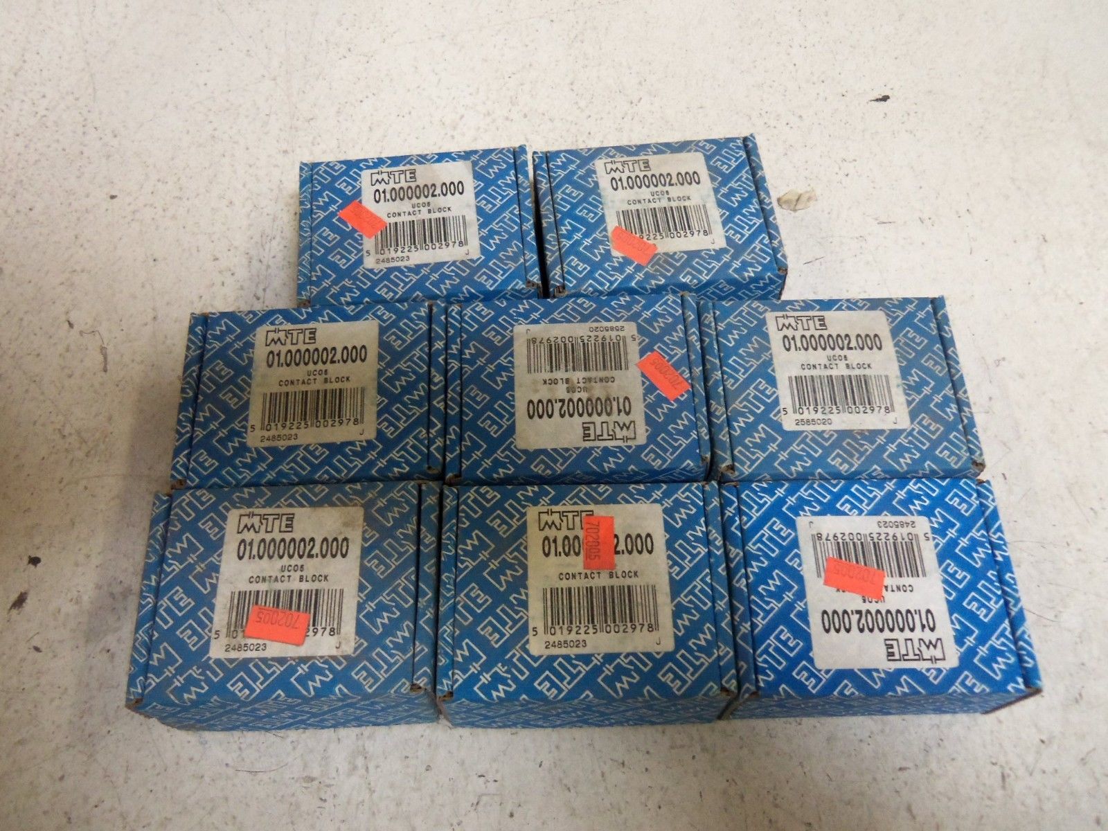 LOT OF 8 MTE 01.000002.000 *NEW*