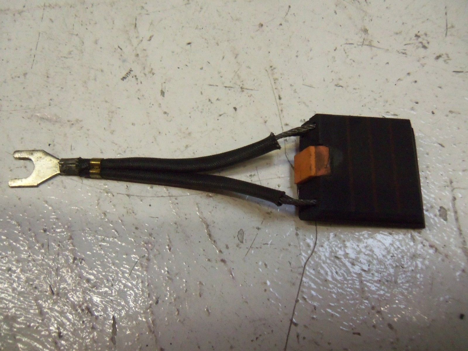 LOT OF 8 RELIANCE 404844-AT CARBON BRUSH UNMP