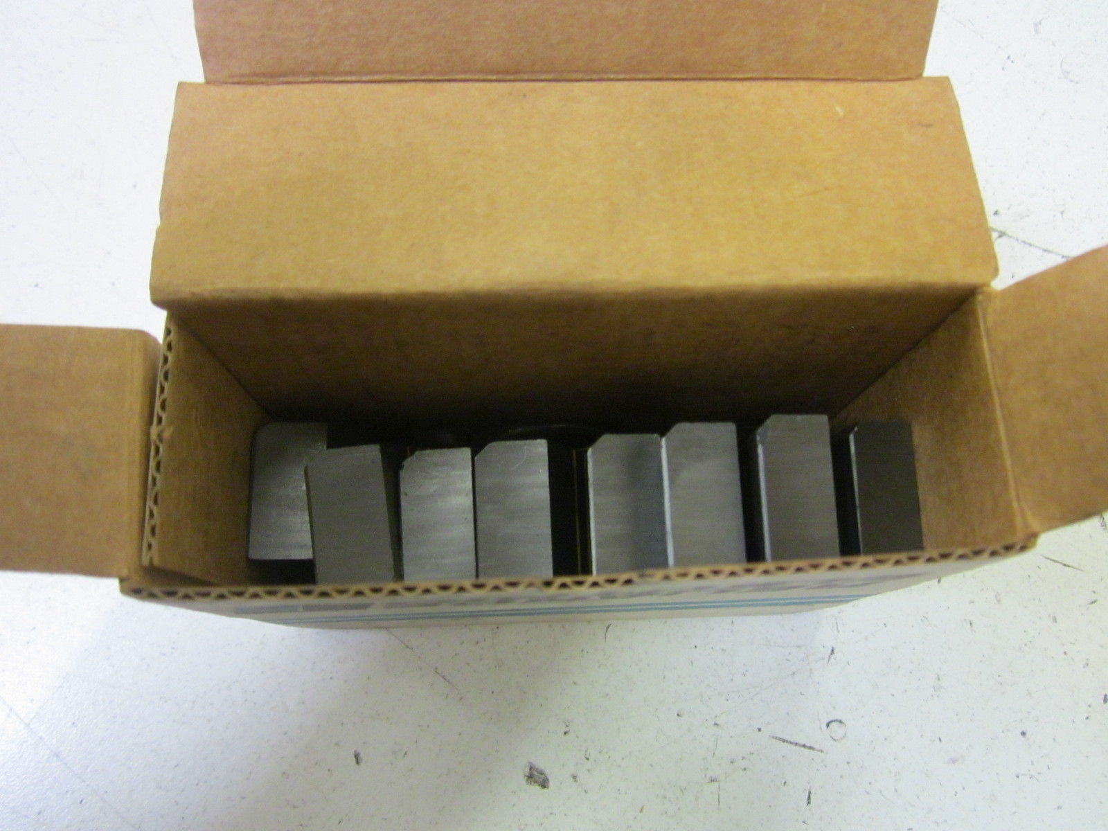 RELIANCE ELECTRIC 411683-11B CARBON BRUSH NSNP