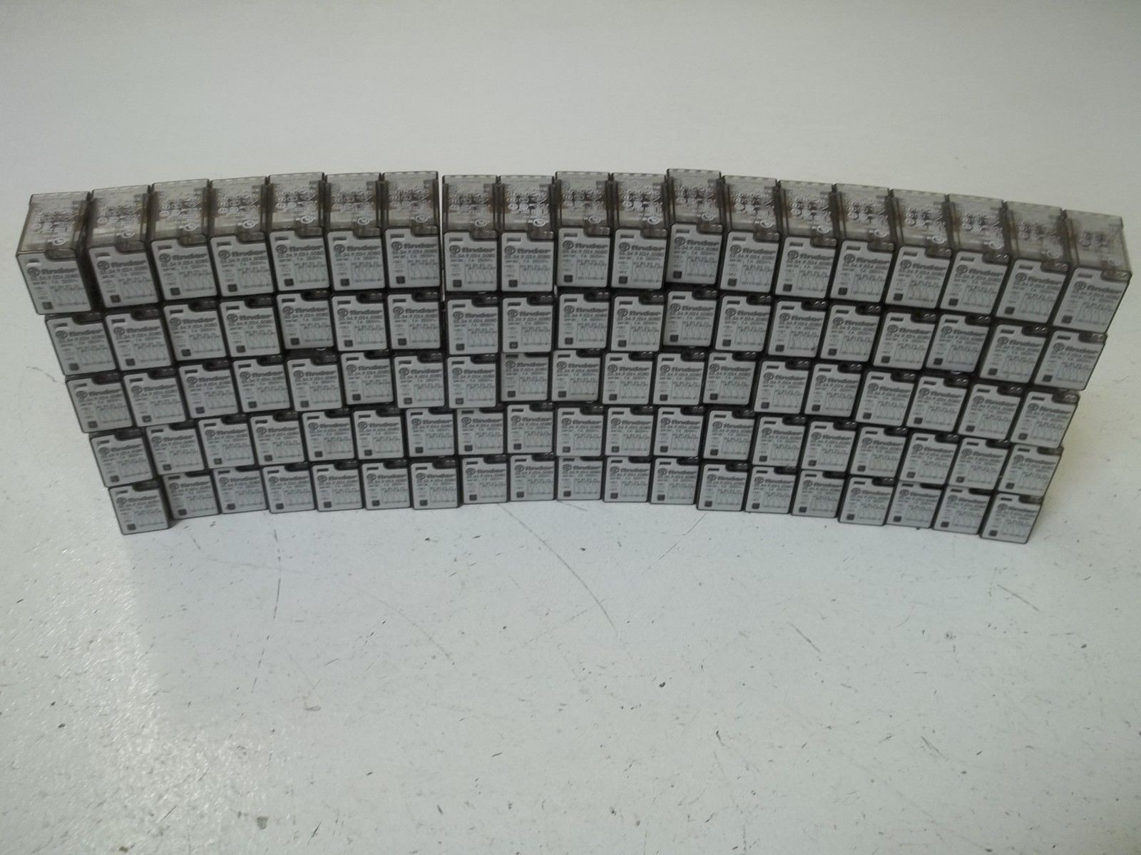 LOT OF 95 FINDER 55.34.9.024.5080 RELAY UNMP