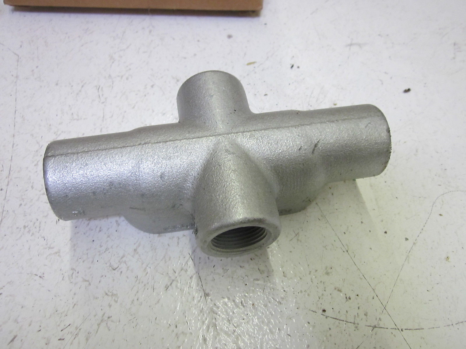 LOT OF 9 CROUSE-HINDS C27 CONDUIT FITTINGS 3.4" NSMP