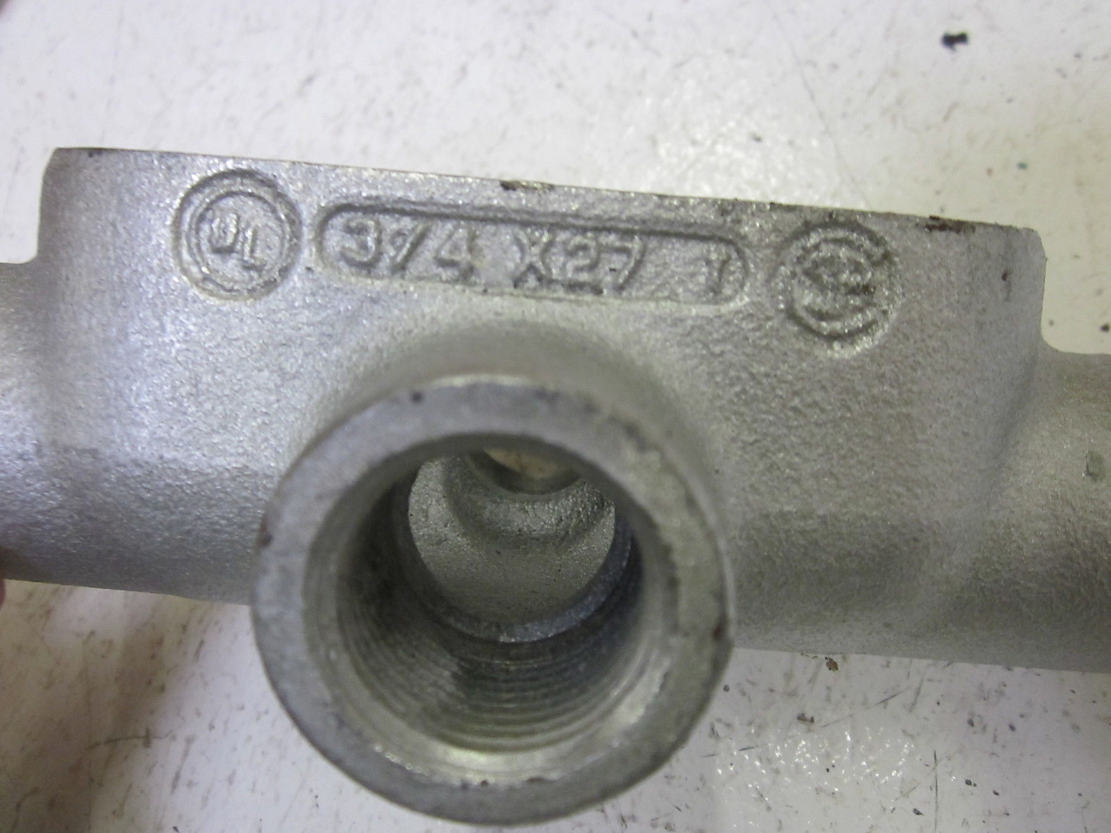 LOT OF 9 CROUSE-HINDS C27 CONDUIT FITTINGS 3.4" NSMP