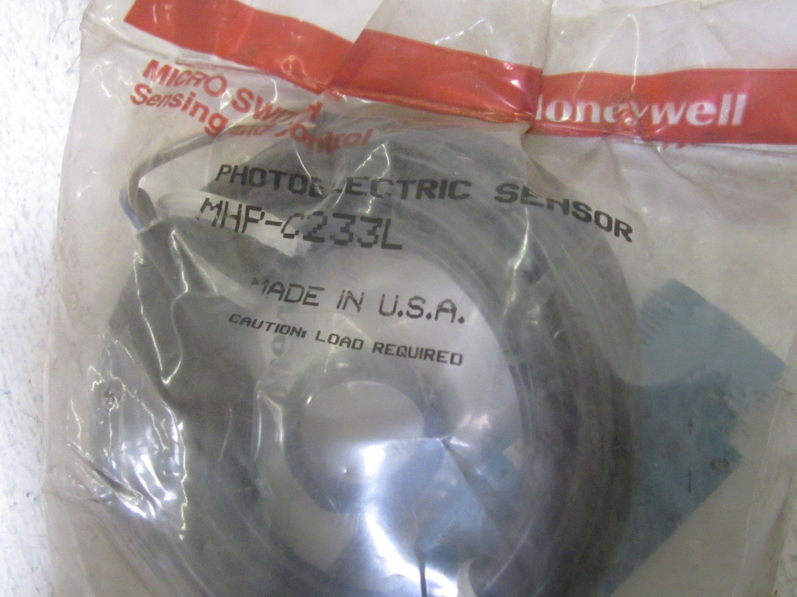 LOT OF 9 HONEYWELL MHP-C233L PHOTOELECTRIC SENSOR NSMP