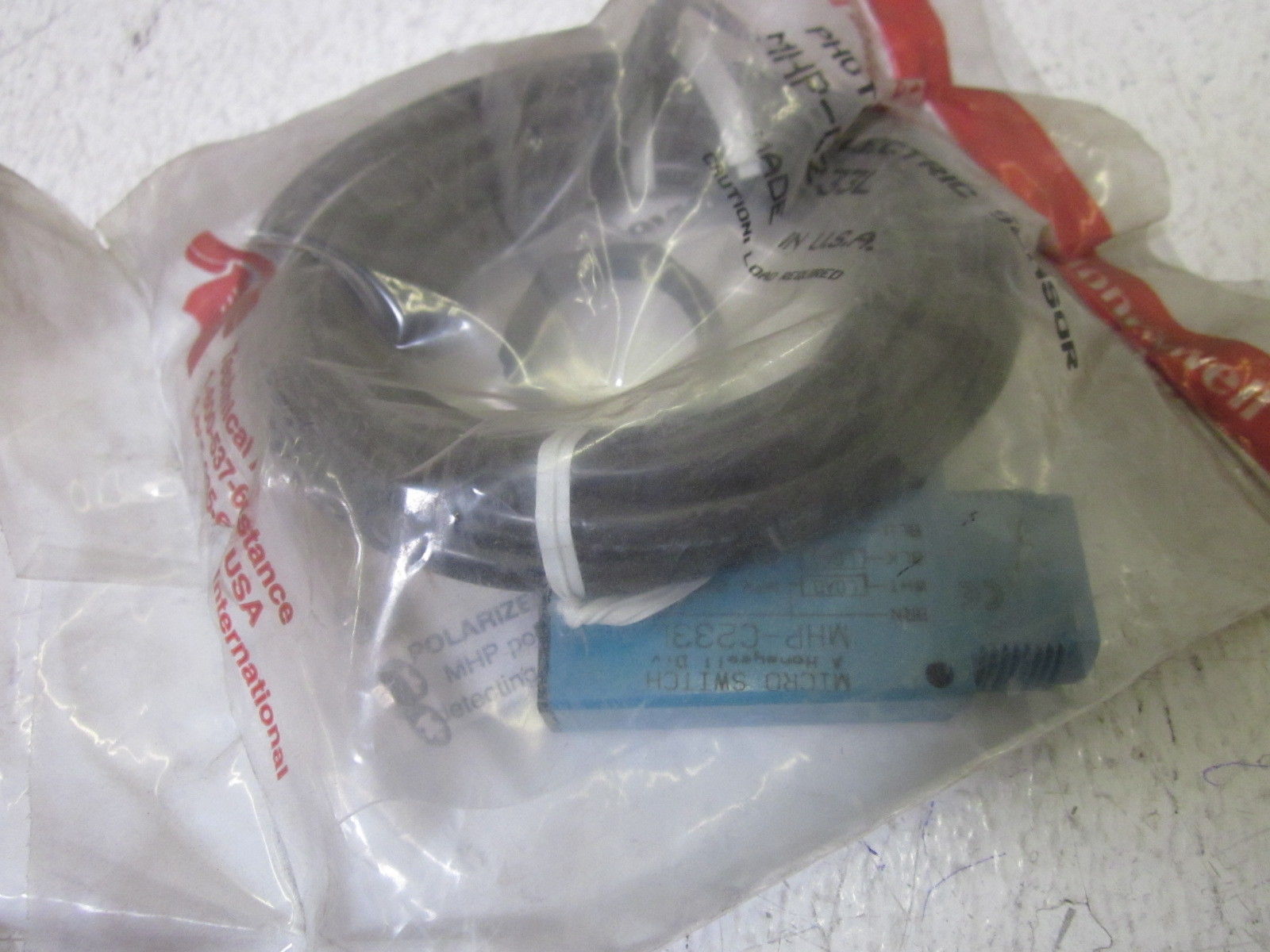 LOT OF 9 HONEYWELL MHP-C233L PHOTOELECTRIC SENSOR NSMP