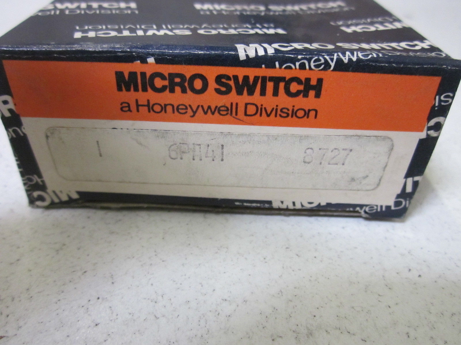 LOT OF 9 MICROSWITCH 6PA41  NSMP
