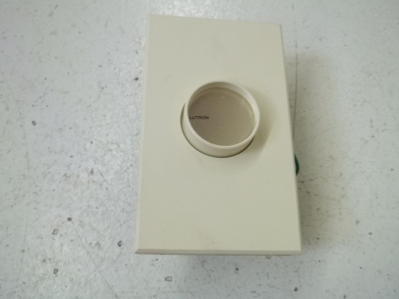 LUTRON AXL91A INCANDESCENT DIMMER NSMP