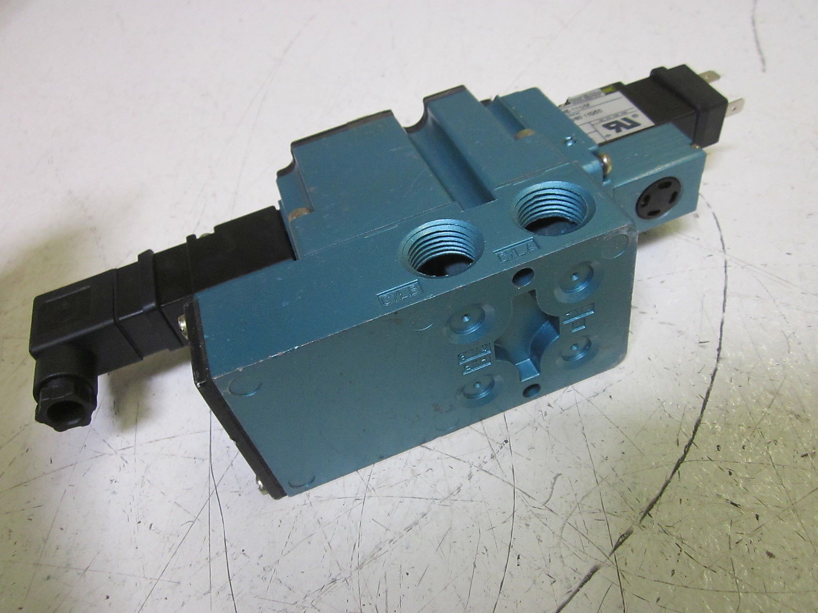 MAC 6321D-331-PM-111JM VALVE W/ PME-11JB VALVE UNMP
