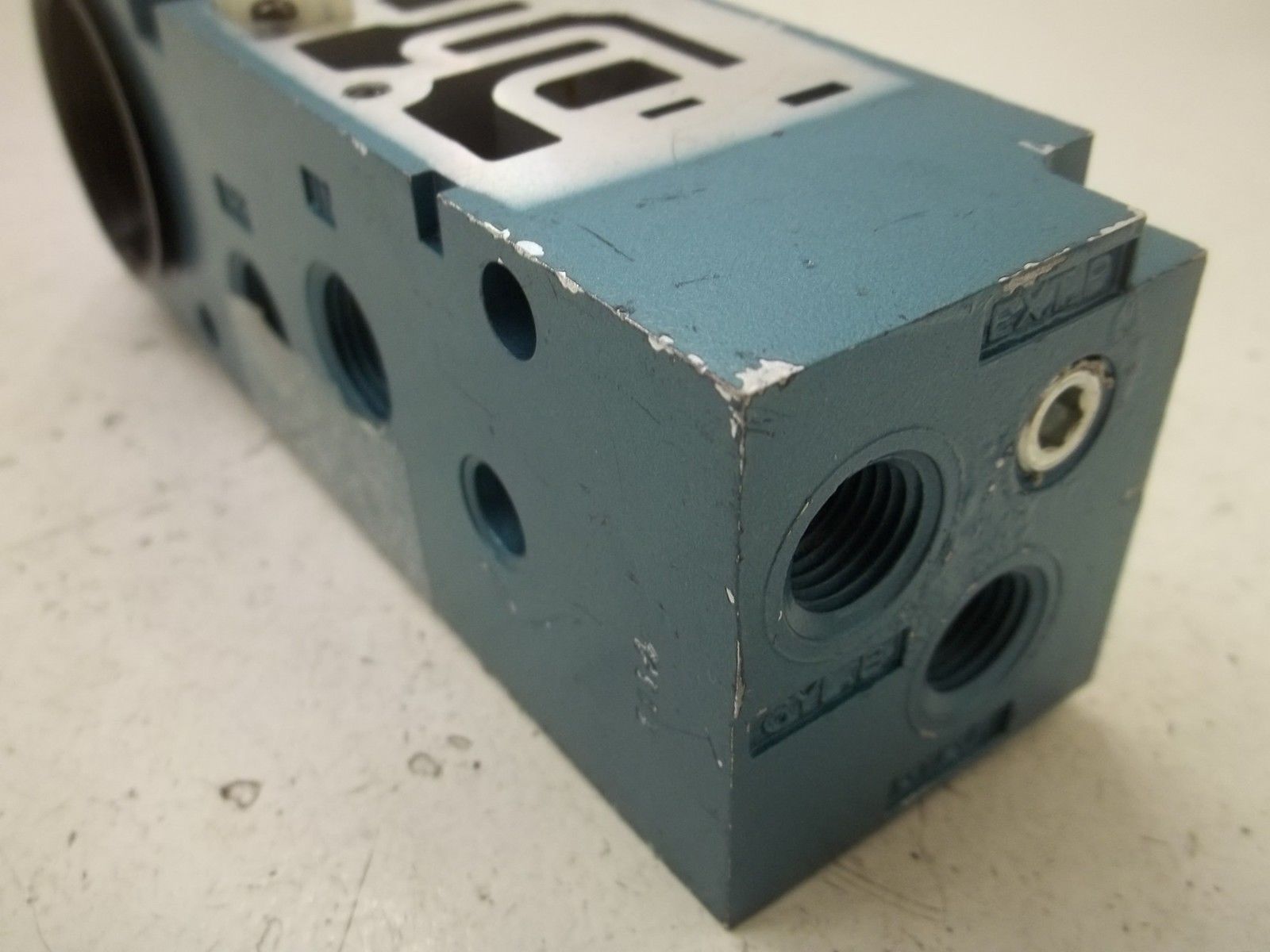 MAC 82A-0A-BRA PNEUMATIC VALVE BASE NSNP