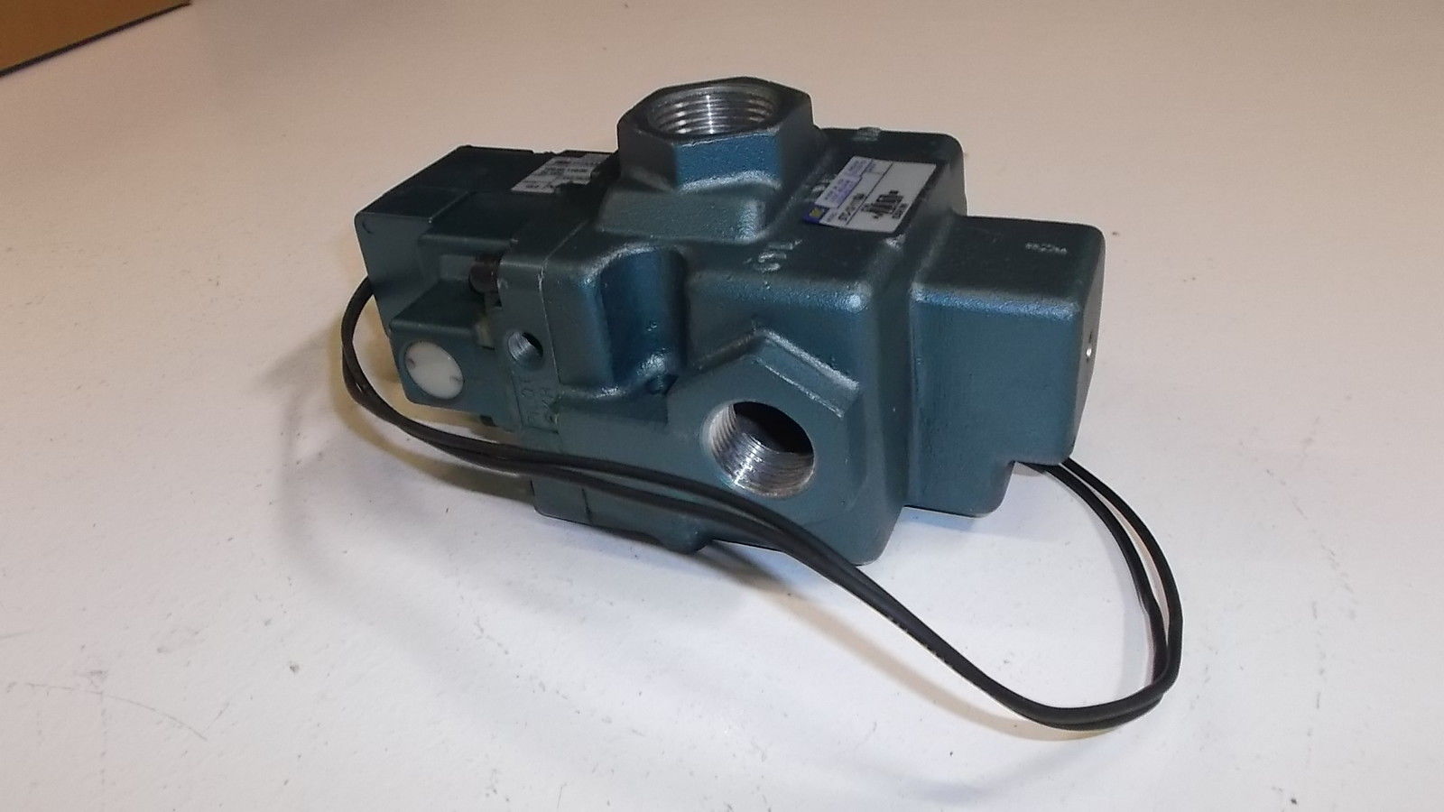 MAC VALVE 57C-12-111GA *USED*