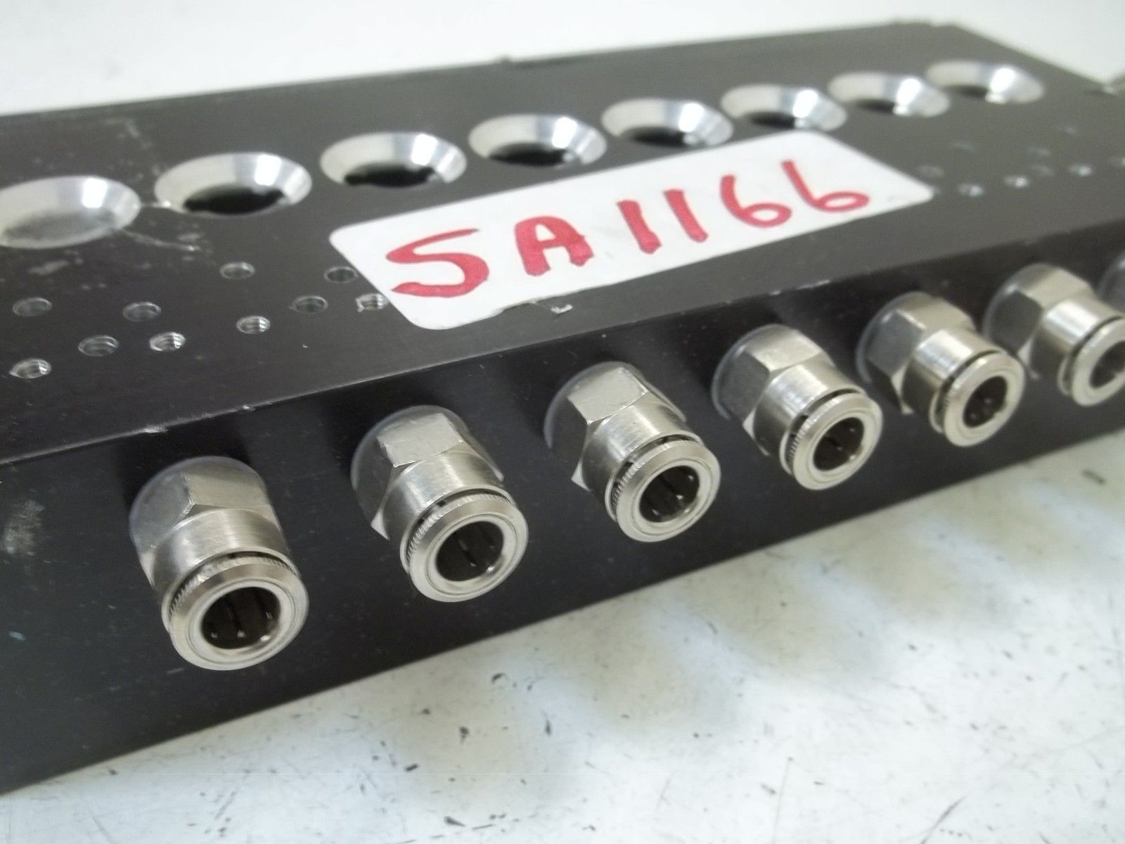 MAC VALVE CIRCUIT BAR (AS PICTURED)UNMP