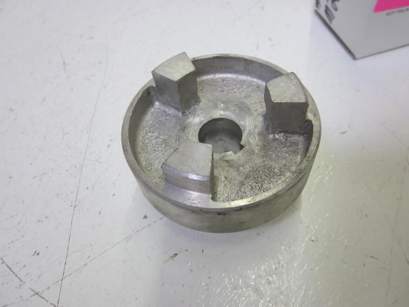 MAGNALOY COUPLING MODEL 200 M200 0026 11/16 X 3/16 HUB  *USED*