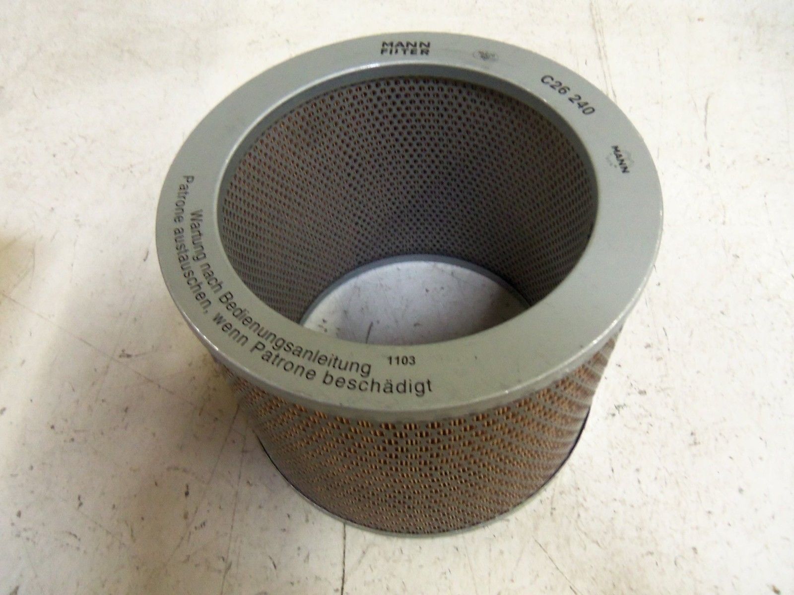 MANN FILTER C26-240 AIR FILTER UNMP