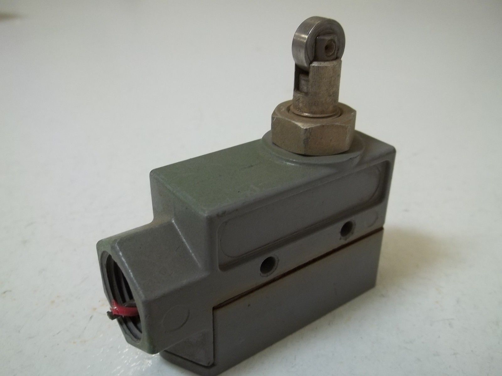MCGILL 1502-0350 LIMIT SWITCH  UNMP