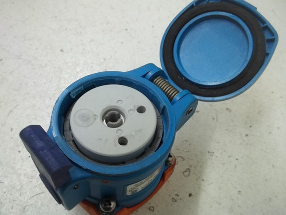 MELTRIC 33-14072 RECEPTACLE  *USED*