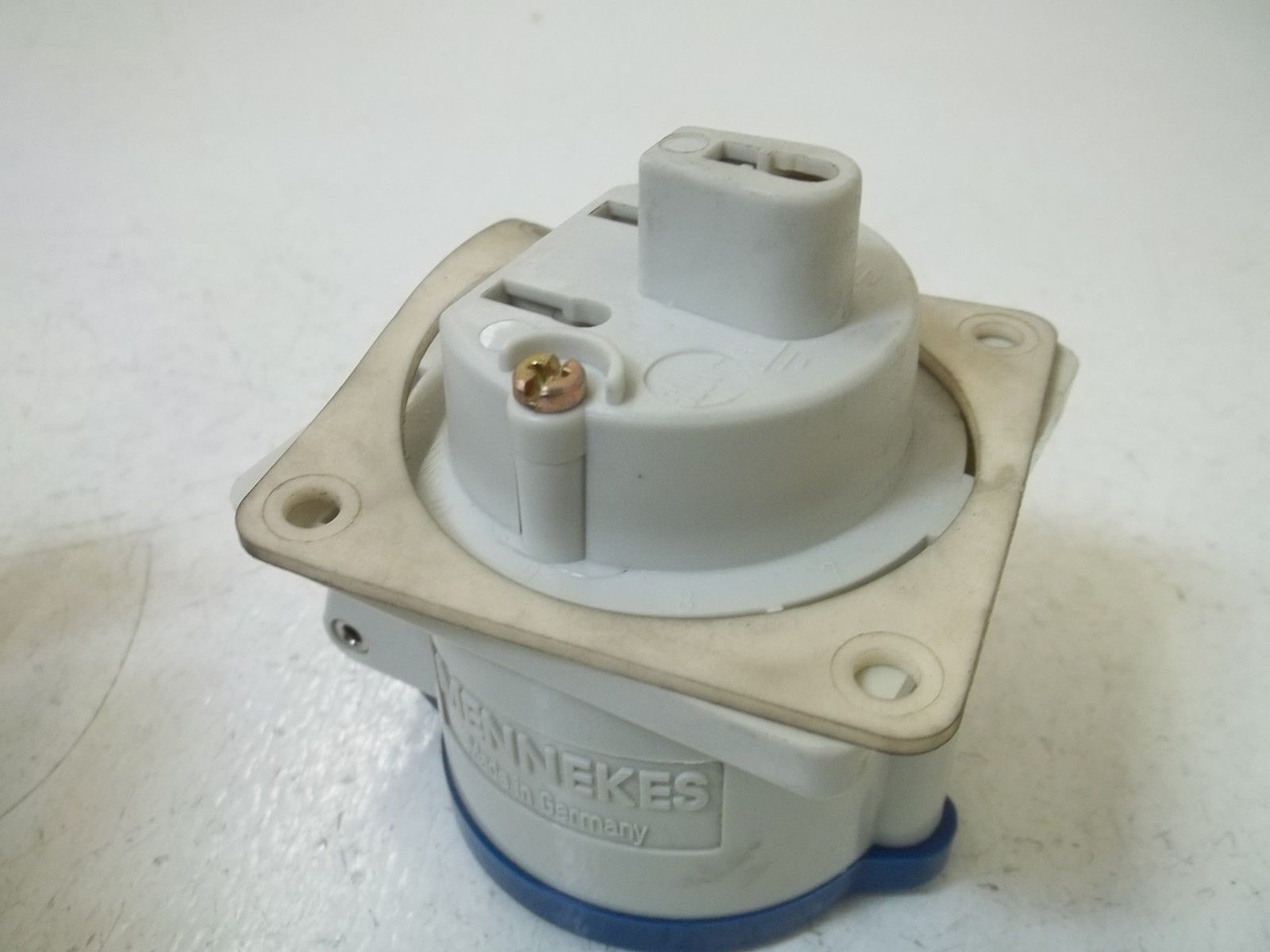 MENNEKES TYPE TYPE 1395 32-6H/220-240 UNMP
