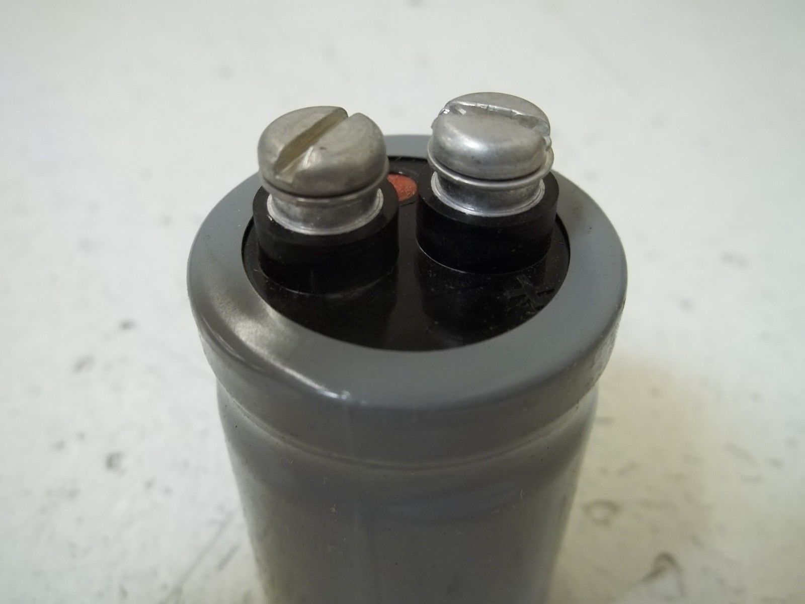 MEPCO 3186BA272U025AMA2 CAPACITOR 2700UF 25VDC UNMP