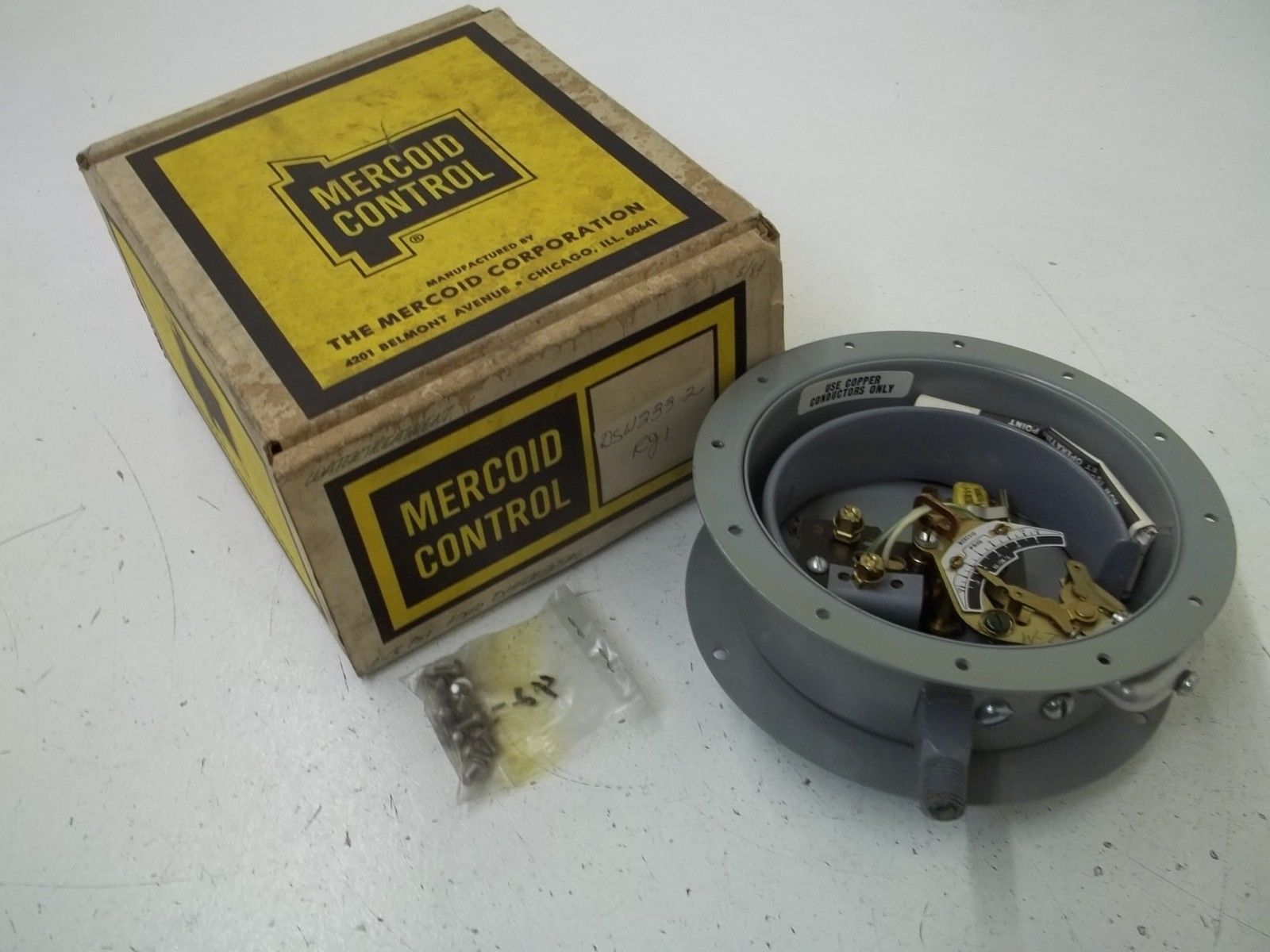 MERCOID DSW233-2RG1 PRESSURE SWITCH (AS PICTURED) NSMP