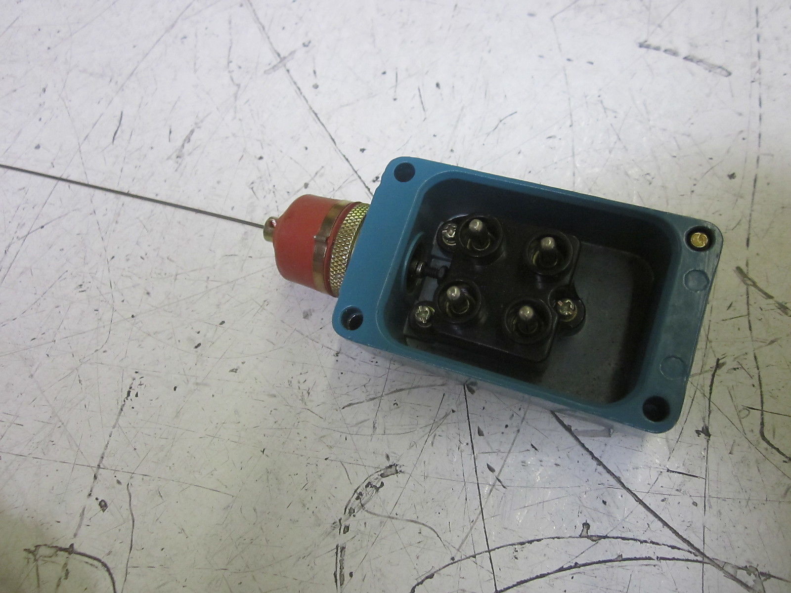 MICRO SWITCH 208LS125 LIMIT SWITCH (AS PICTURED) NSNP