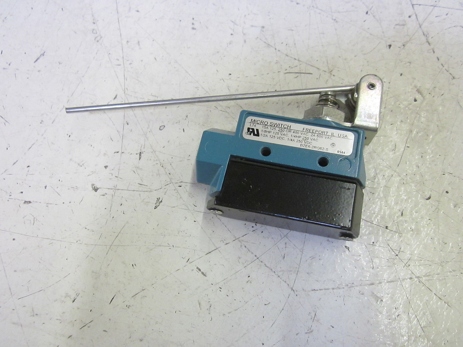 MICRO SWITCH BZE6-2RQ62-S LIMIT SWITCH *USED*