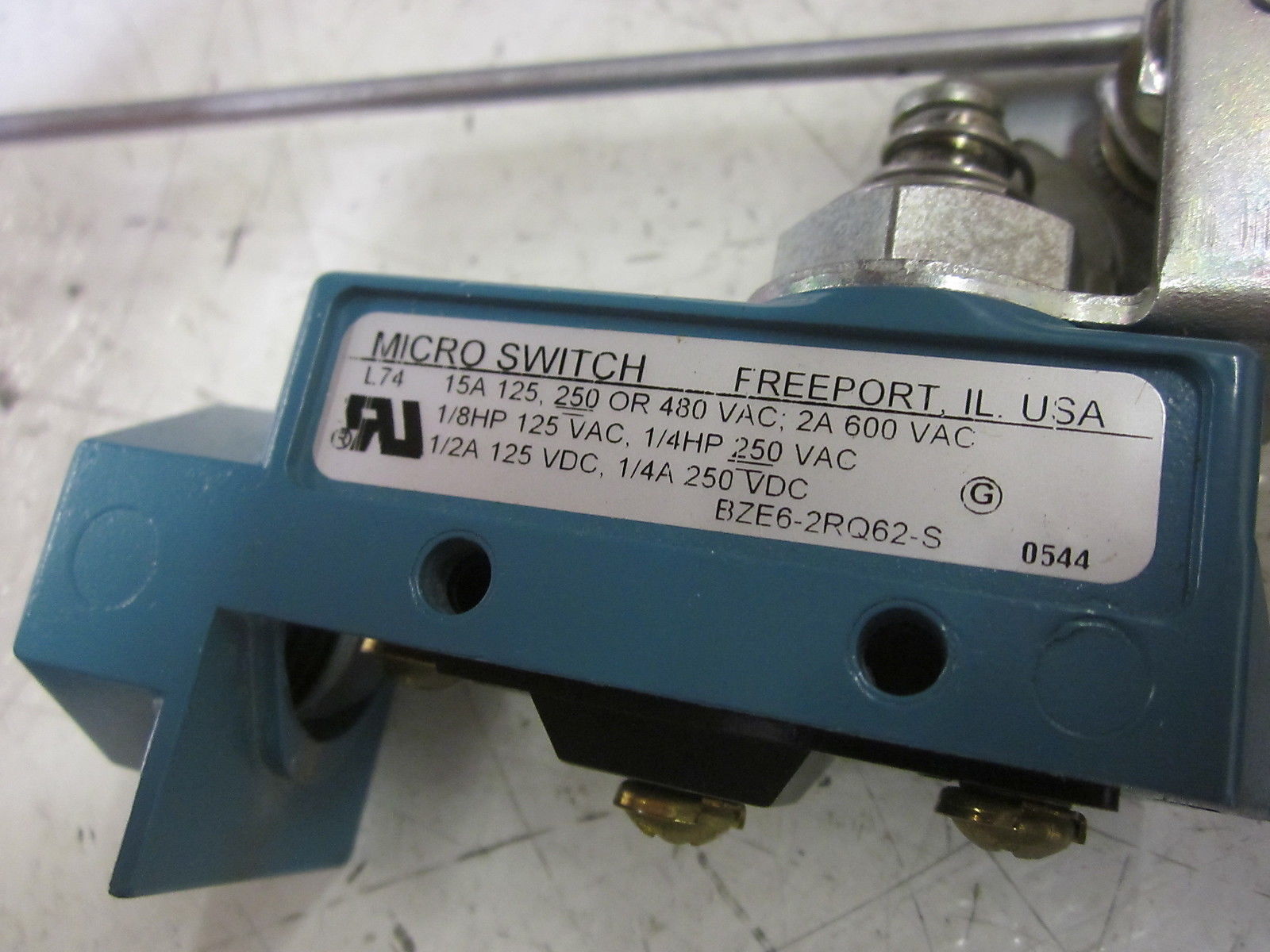MICRO SWITCH BZE6-2RQ62-S LIMIT SWITCH *USED*
