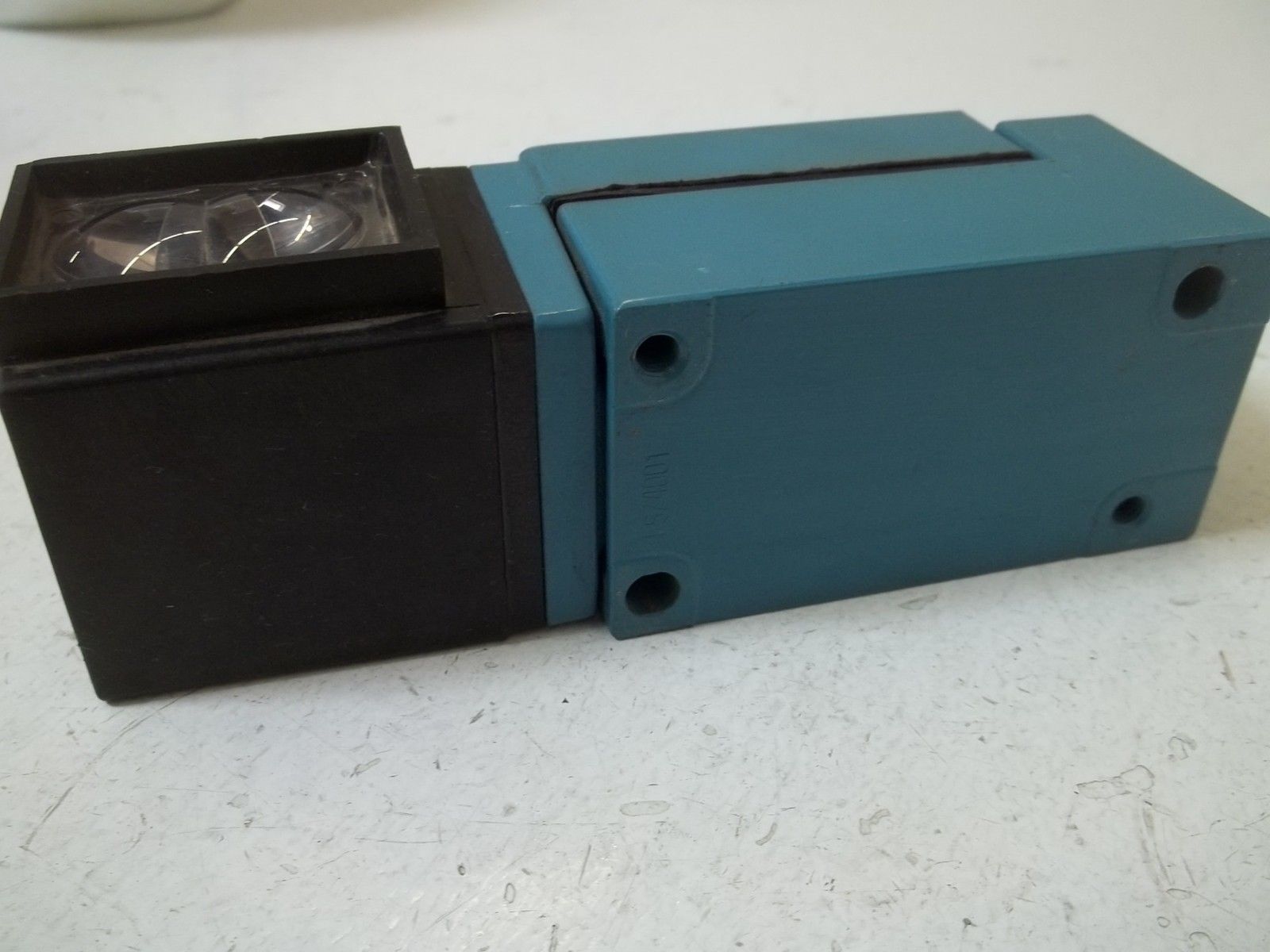 MICRO SWITCH FE-LPF10E-2S PHOTO ELECTRIC  SWITCH UNMP