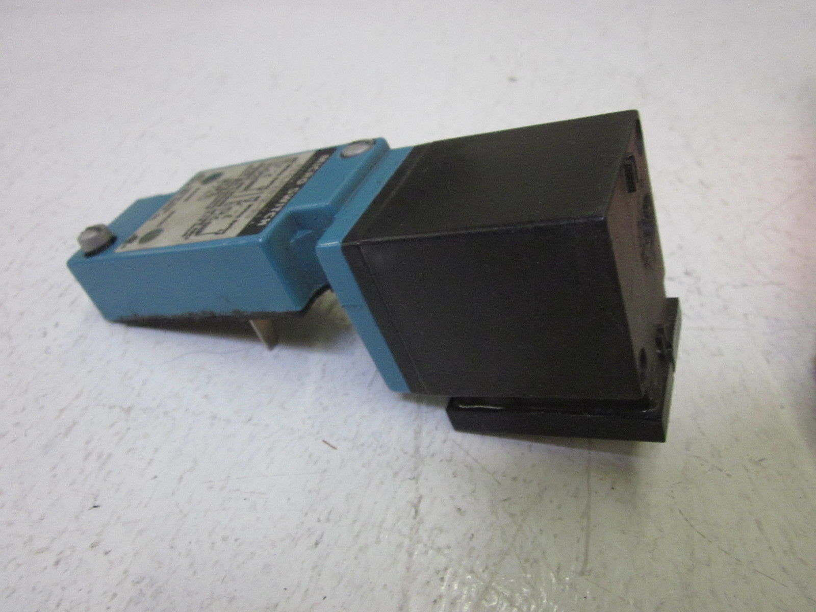 MICRO SWITCH FE-LPR07E-20 (HEAD) SWITCH UNMP