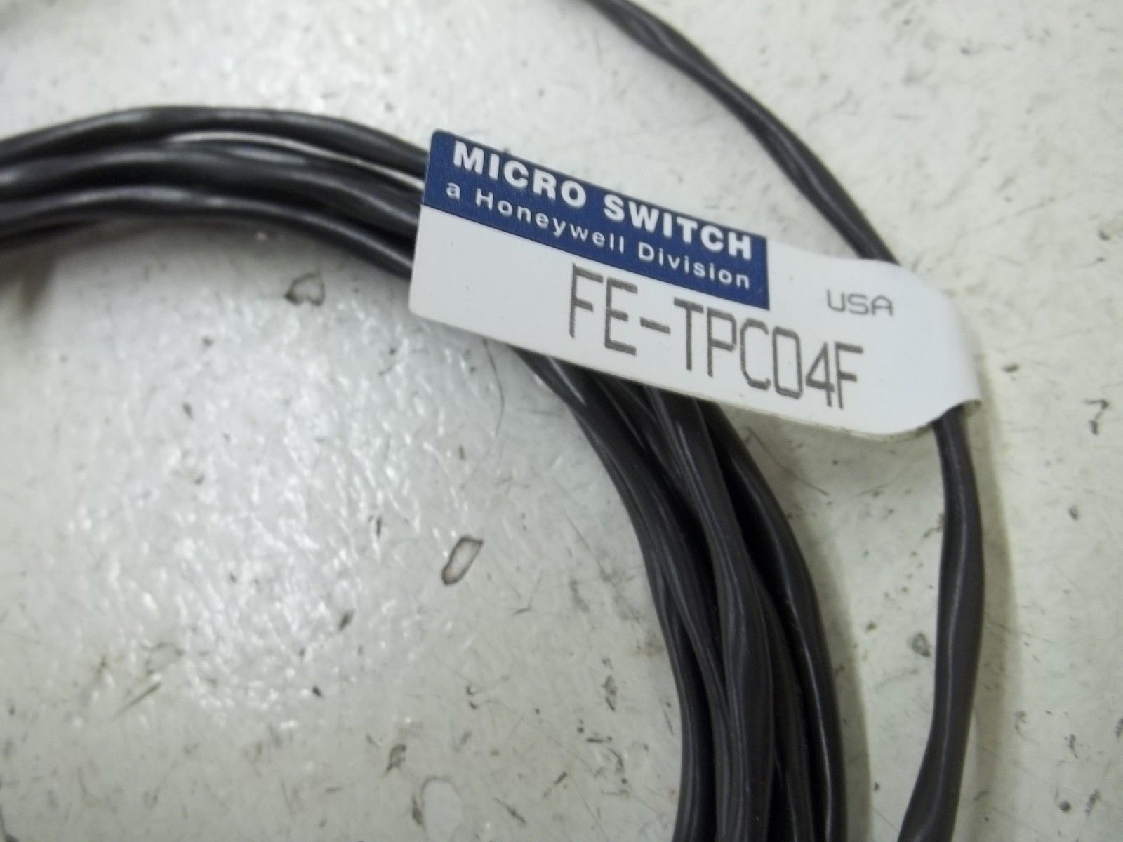 MICRO SWITCH FE-TPC04F PHOTOELECTRIC SENSOR UNMP