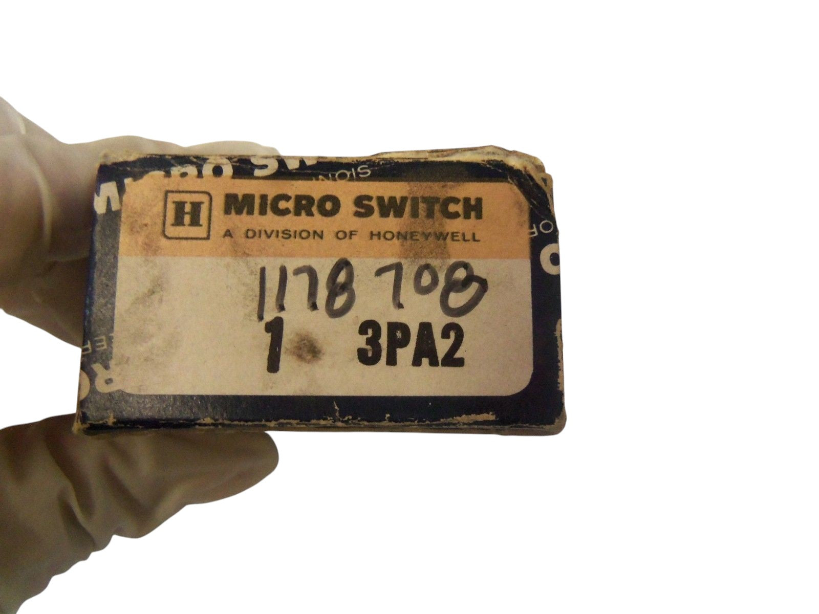 MICRO SWITCH 3PA2 FLANGE MOUNT ENCLOSURE AS IS