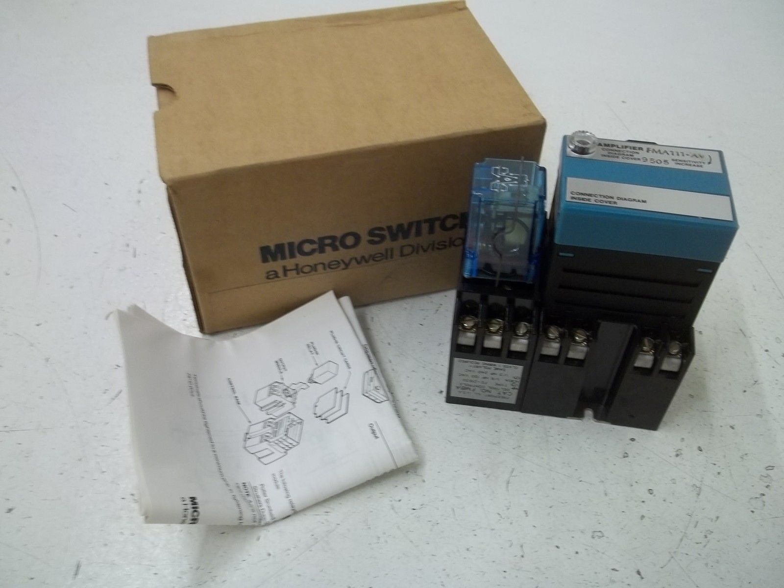 MICRO SWITCH FMA111-AV AMPLIFIER CONTROLLER NSMP